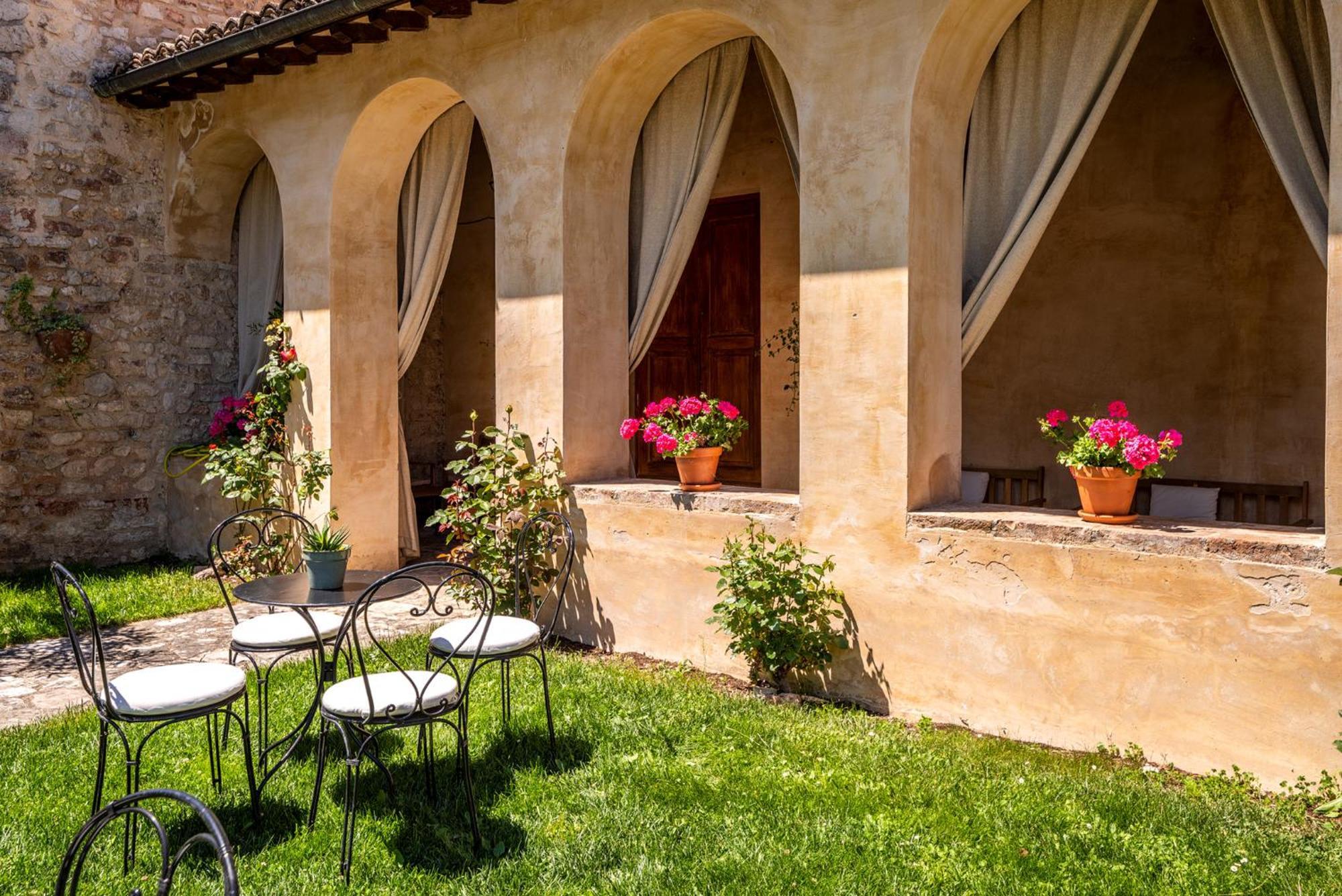 Ex Convento Santa Croce-Country Resort SantʼAnatolia di Narco Εξωτερικό φωτογραφία