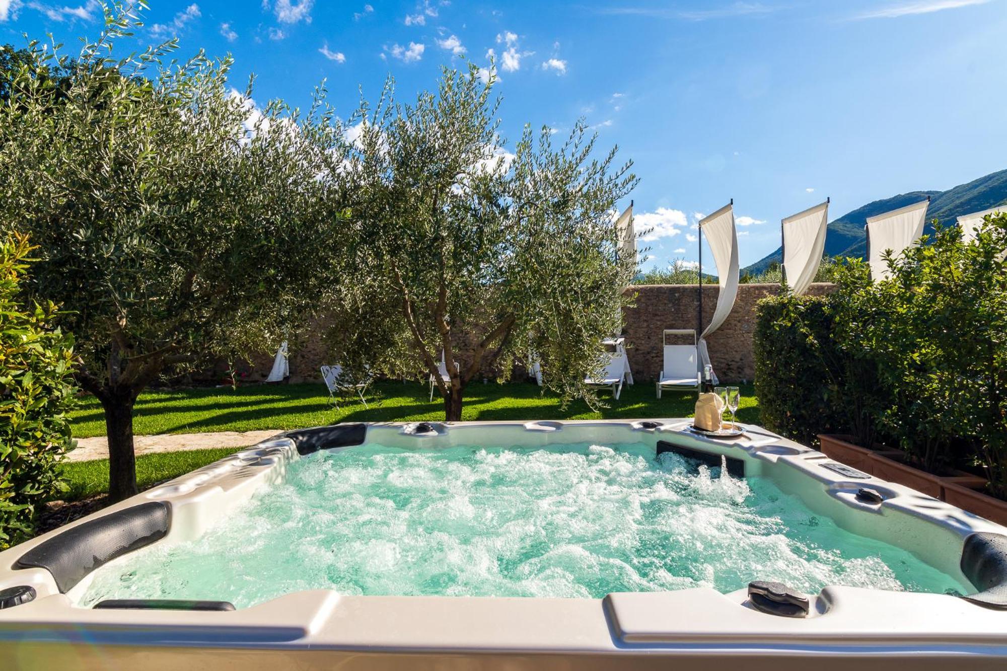 Ex Convento Santa Croce-Country Resort SantʼAnatolia di Narco Εξωτερικό φωτογραφία